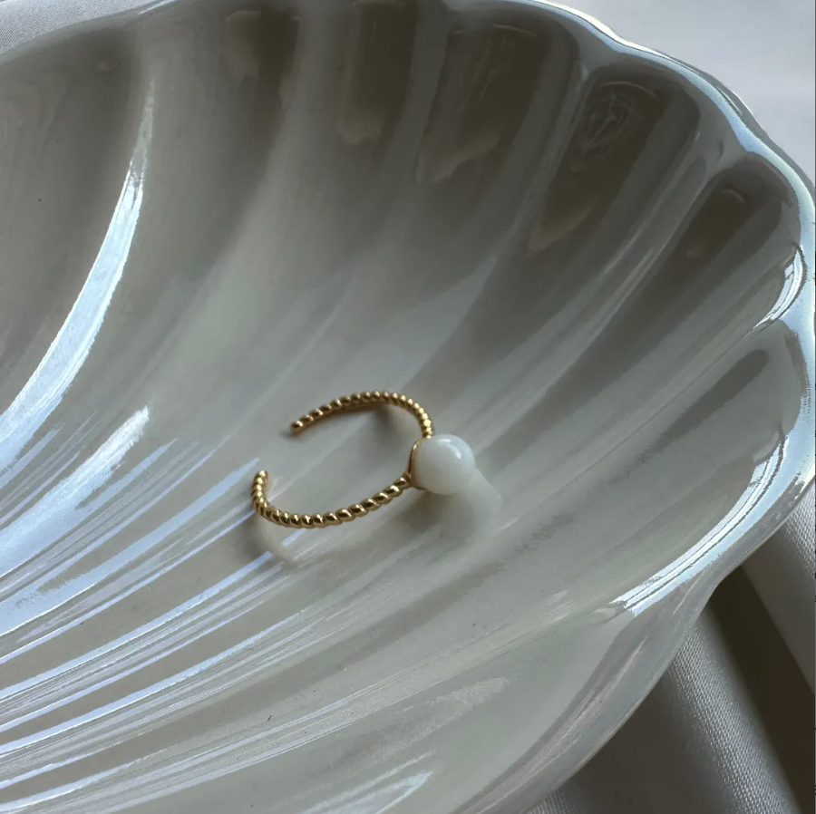 Poppy Minimalist Ring