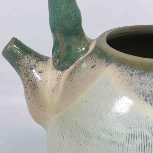 Cracked white teapot - image 4