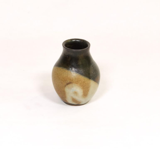 Veiled bud vase - image 1