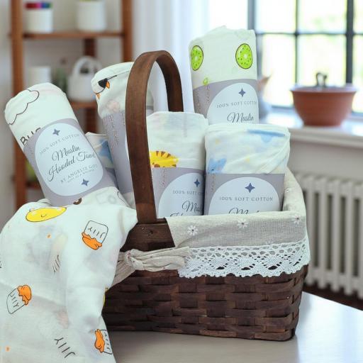 Angeliz Little Bear Snuggle Wooden Baby Hamper Gift Box Blue 8 pcs - image 4