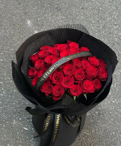 Crimson Kiss 深红之吻 - https://hitpay-production.s3.ap-southeast-1.amazonaws.com/products/9b49652333784428b98ea6db8af95993.jpg