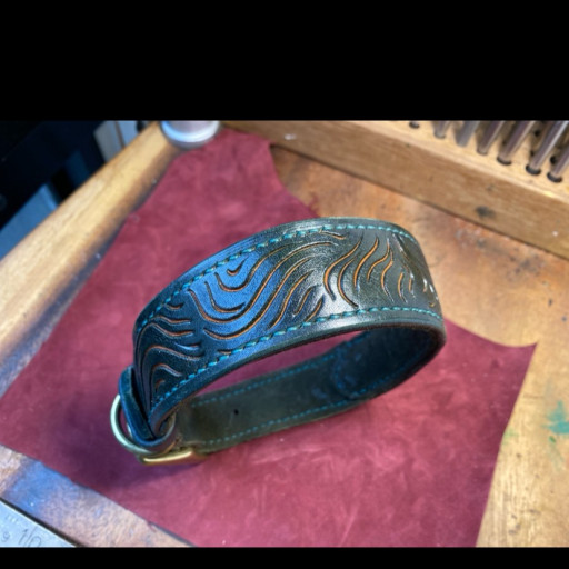 Pet collar large carved - image 1