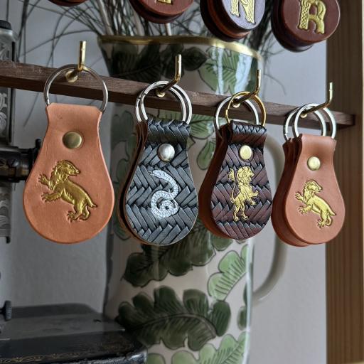 Hogwarts house keychains - image 1