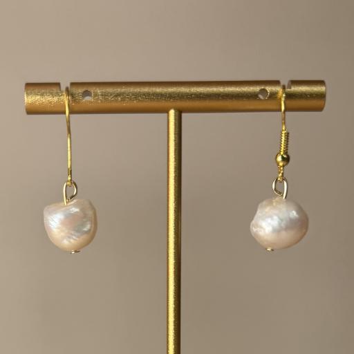 Freshwater Pearl Earrings - https://hitpay-production.s3.ap-southeast-1.amazonaws.com/products/9e0d40a9099f4fe081f70a260f758486.jpeg