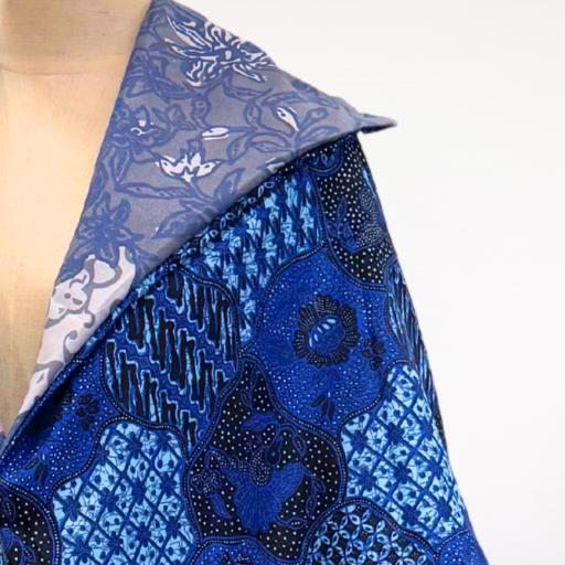 Reversible Box Cardigan - https://hitpay-production.s3.ap-southeast-1.amazonaws.com/products/9e1f75a19e5c40eabe02e156fb52f6fd.jpeg