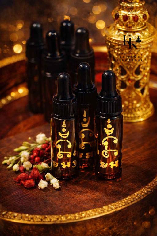 Charm Fragrance Oil - https://hitpay-production.s3.ap-southeast-1.amazonaws.com/products/a0acf637ed9b49dfa775a297ea3b0892.jpeg