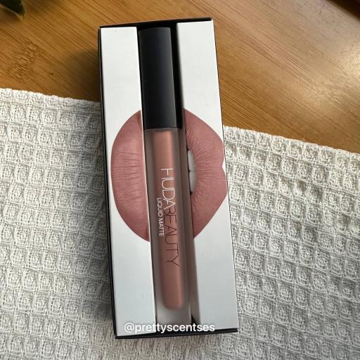 HUDA BEAUTY Liquid Matte Lipstick Wifey - image 4