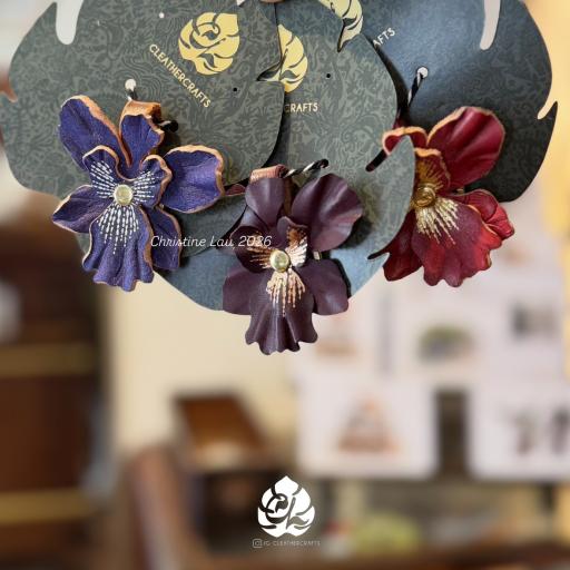 Flower charms - image 1