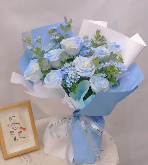 Icy Petals 冰蓝花瓣 - image 2