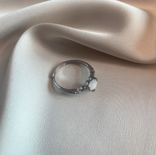 Elizabethan Liquid Gold Heart Breast Milk Ring - image 1