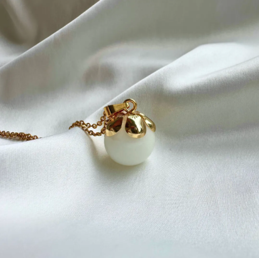 Tulip Pearl-Shaped Pendant - image 1