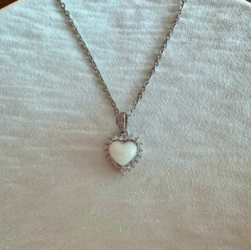 Venus Loving Heart Pendant - image 2