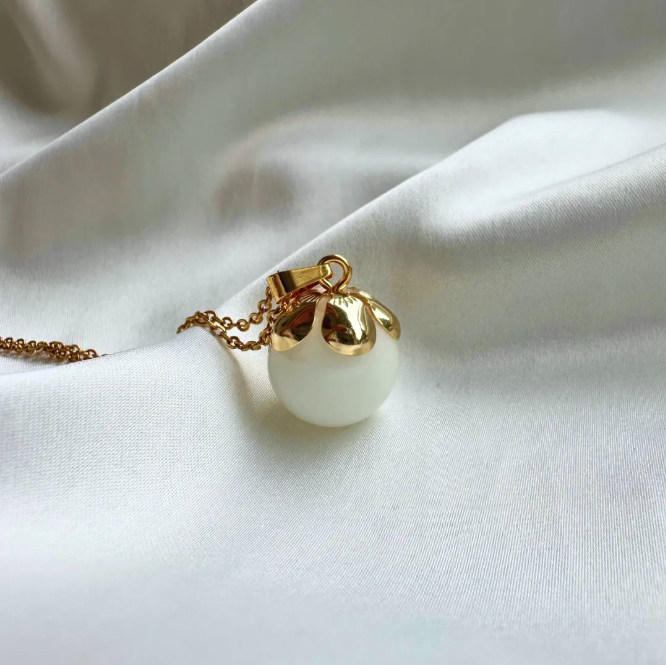 Tulip Pearl-Shaped Pendant